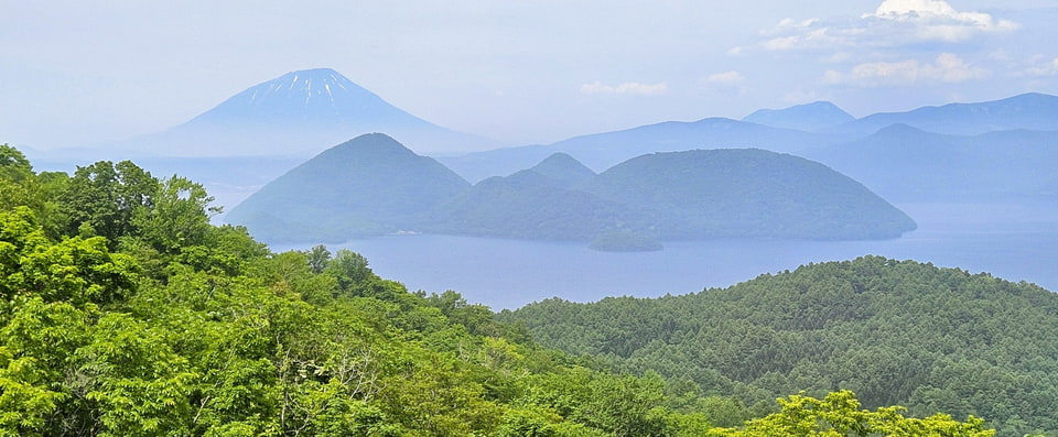 Jezero Tója a stratovulkán Jótej