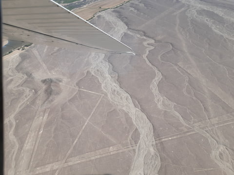 Přelet nad obrazci na planině Nazca